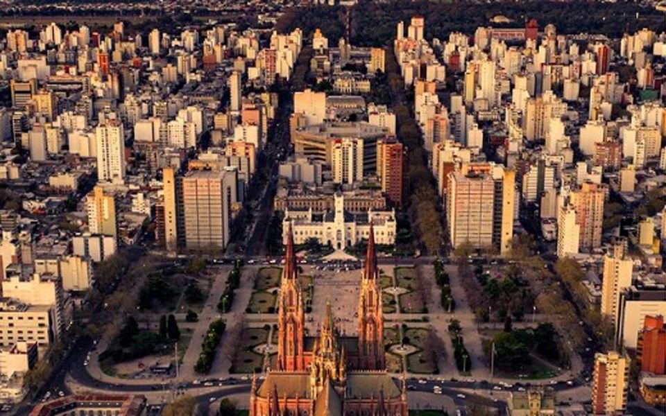 La Plata, contada por platenses: historias mínimas que forjan la identidad de la Ciudad