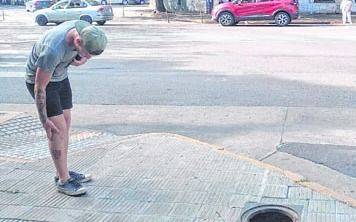 No está la tapa en 11 y diagonal 73: accidente