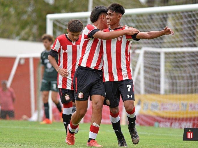 Buen cierre de los juveniles del Pincha ante Sarmiento