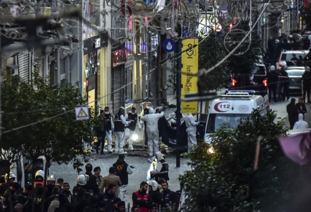 Terror en Estambul: atentado en una vía comercial