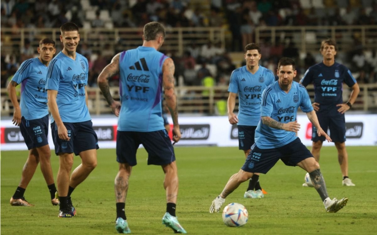 Mundial Qatar 2022: locura por Messi y el equipo que Scaloni perfila para el debut