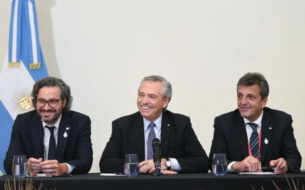 Cristina llamó a Alberto Fernández, quien después del episodio de salud dijo que está "trabajando bien"