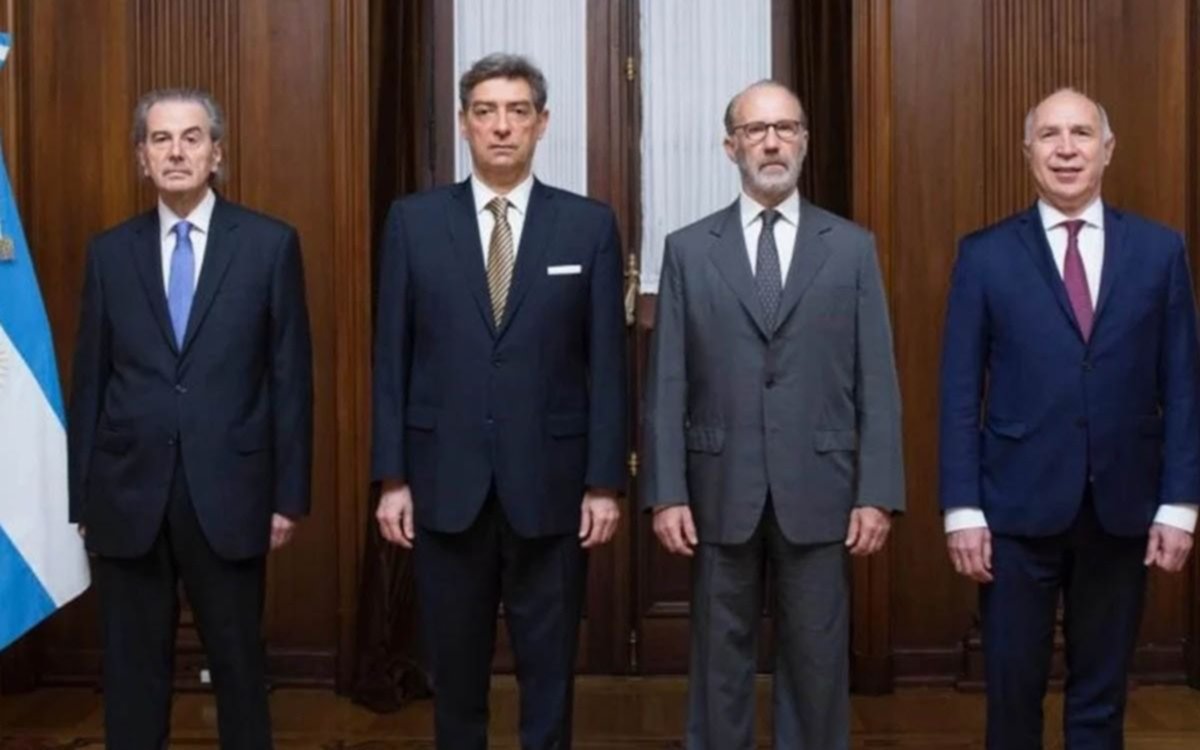 La Corte les toma juramento a los consejeros sin esperar que el Congreso mande a sus representantes