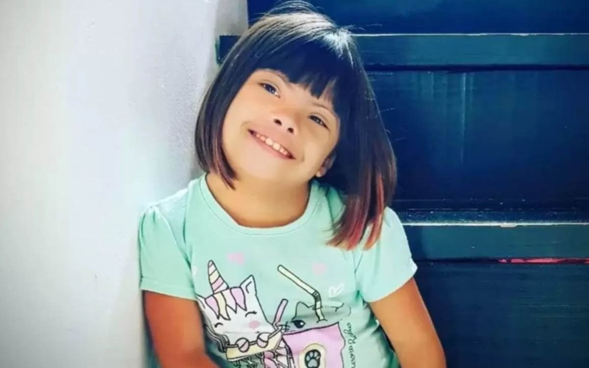 Maggie tiene 8 años, es de La Plata y necesita recaudar dinero para su tratamiento del habla