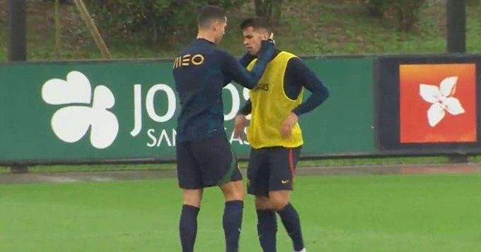 Cristiano está molesto y sus compañeros lo están sufriendo