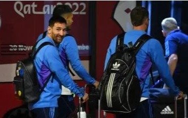 Una multitud recibió a la Selección que ya está instalada en Doha para disputar el Mundial