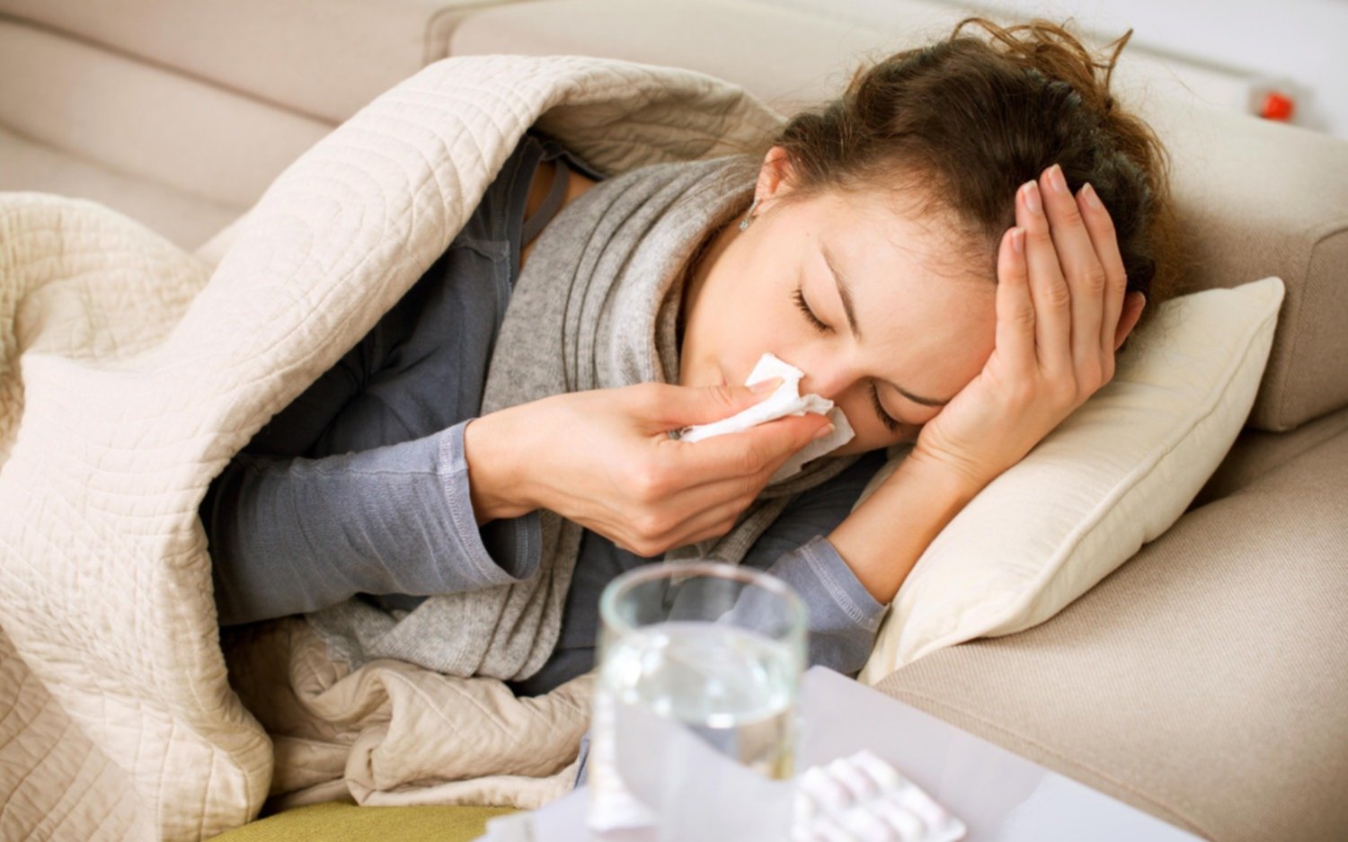 Triple amenaza a la salud: advierten por el brote de covid, gripe y bronquiolitis en América