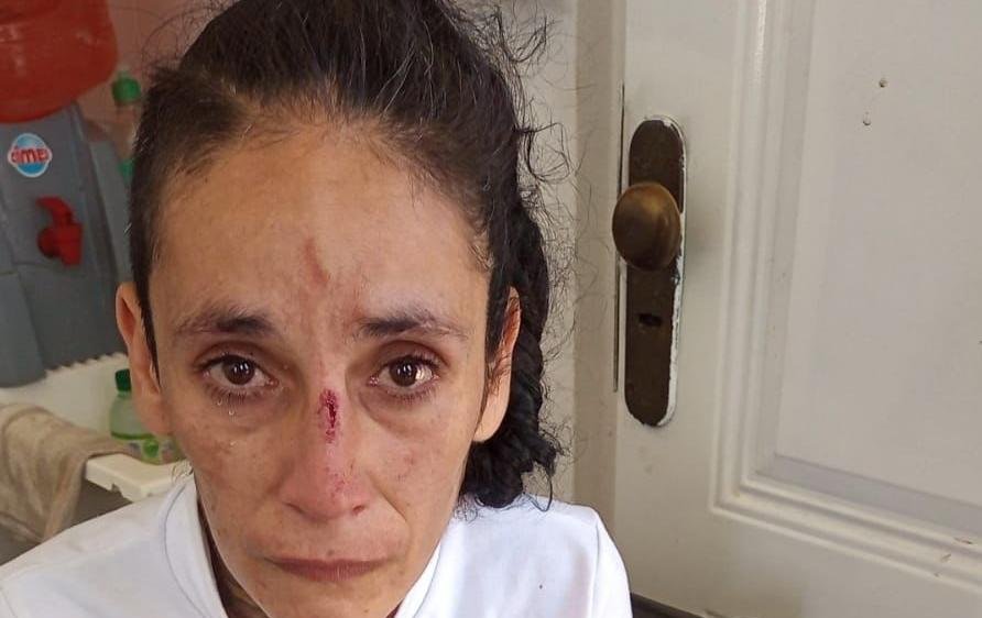 Atacan un micro con militantes k en la autopista