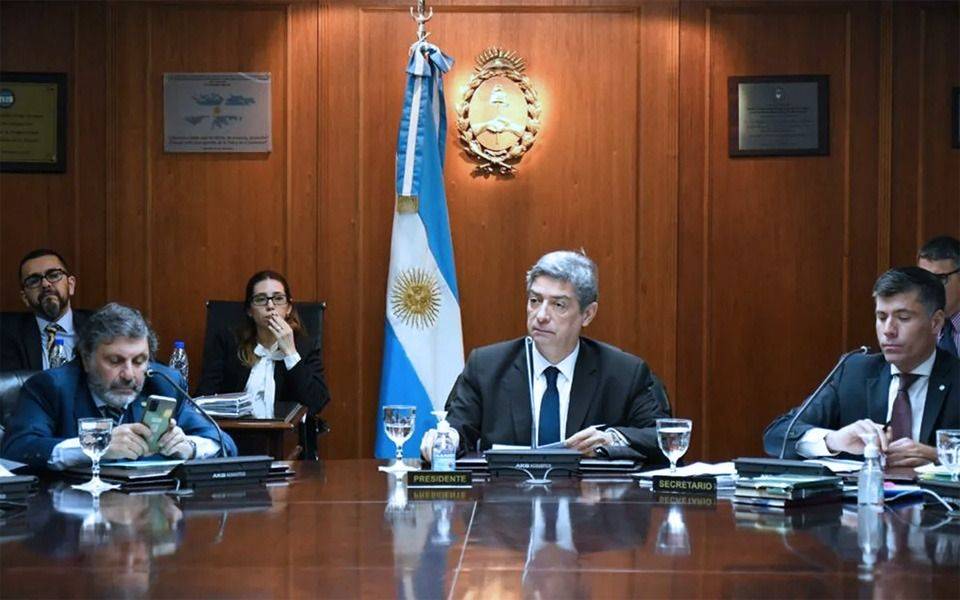 Presentaron un amparo para que se designe a Luis Juez en el Consejo de la Magistratura