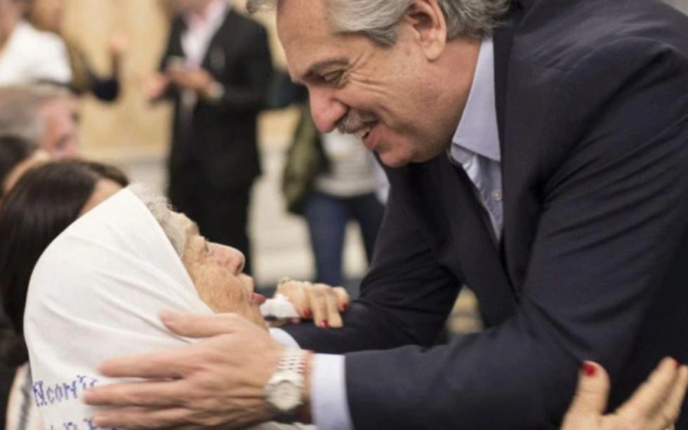 La muerte de Hebe de Bonafini abrió otra grieta: Madres salió a cruzar duro al Presidente por su despedida