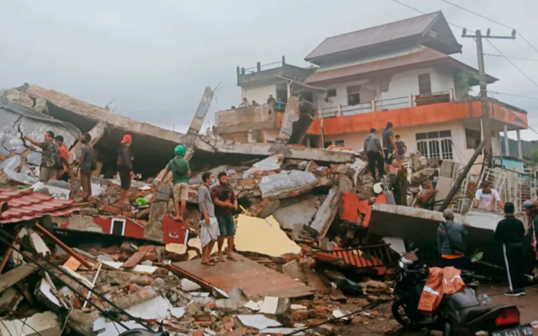 Drama en Indonesia: terremoto dejó 163 muertos, la mayoría eran niños