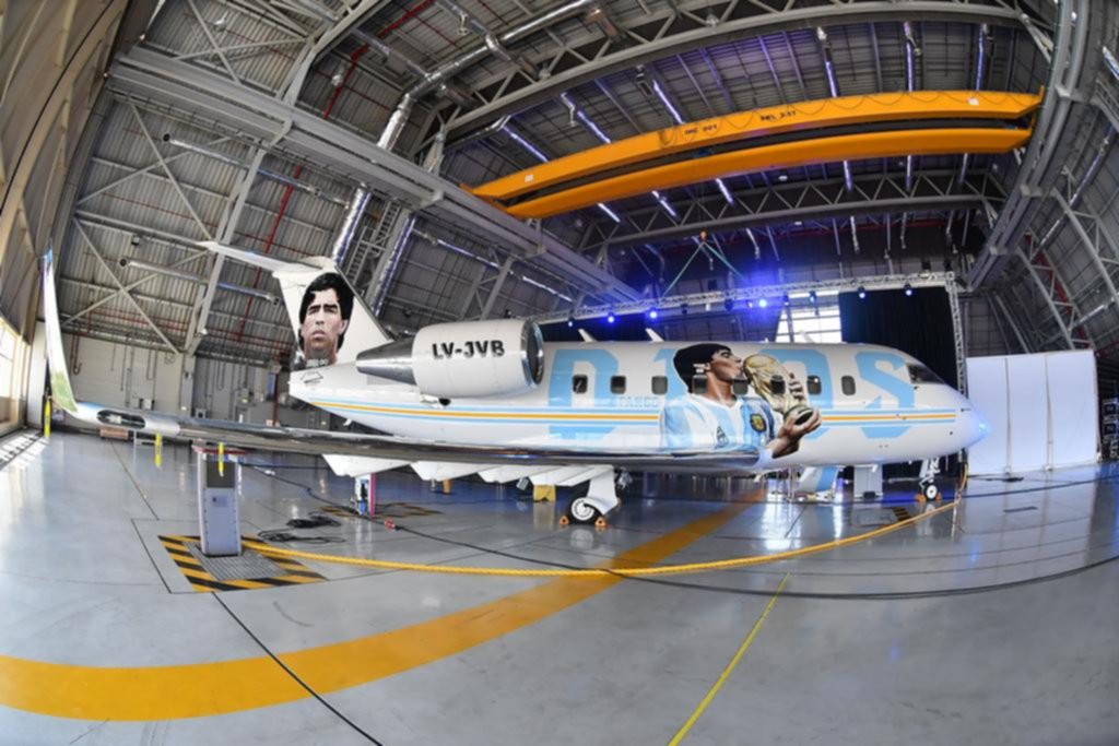 Se inauguró el Fan Fest de Diego con la presencia del avión Tango D10S