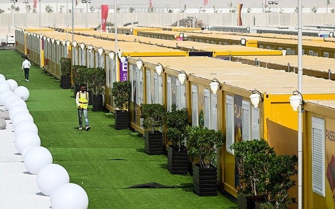 Contenedores y “tiendas árabes”: qué dicen los hinchas de los alojamientos “gasoleros” en Qatar 