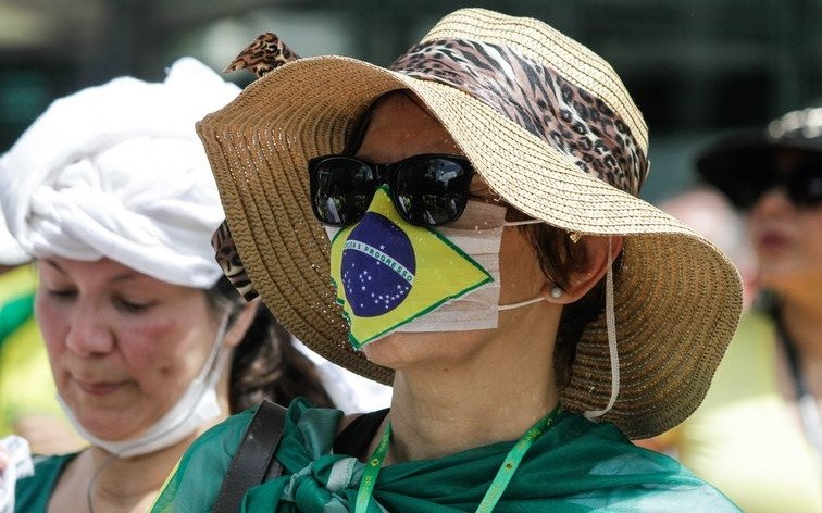 Aumentan los casos de coronavirus en Brasil y regresan las restricciones