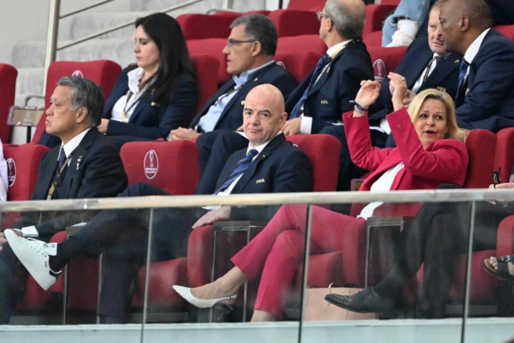 Dinarmarca podría irse de la FIFA por prohibición
