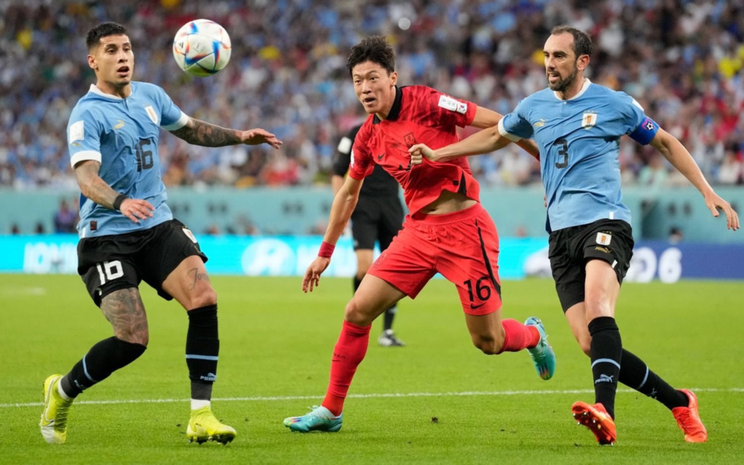 Uruguay y Corea del Sur no pudieron romper la paridad y terminaron empatando 0 a 0