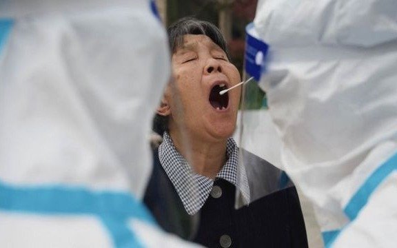 Se disparan los casos de coronavirus en China: registró una cifra récord en las últimas 24 horas