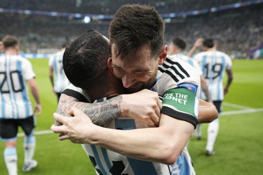 Messi y Di María: un abrazo cargado de felicidad y alivio