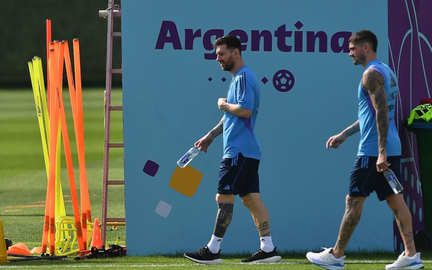 El gesto de Messi y De Paul en el entrenamiento de la Selección luego de la victoria ante México 