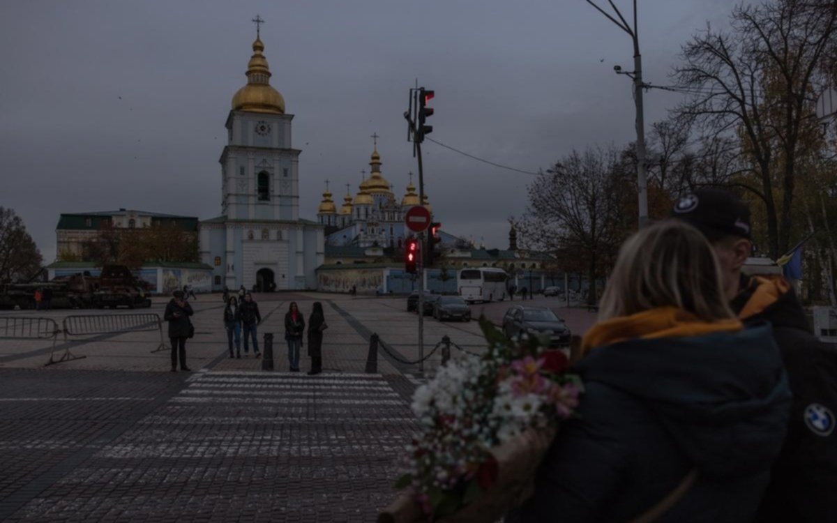 Por los ataques rusos, en Kiev solo tendrán luz tres horas al día