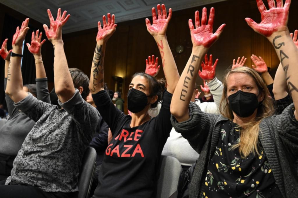 “Salven a los niños en Gaza”, gritan los manifestantes en el Congreso de EE UU