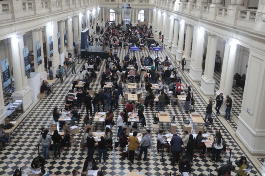 Elecciones 2023 en La Plata.- Julio Garro y Julio Alak pidieron abrir urnas y se demora el escrutinio platenses