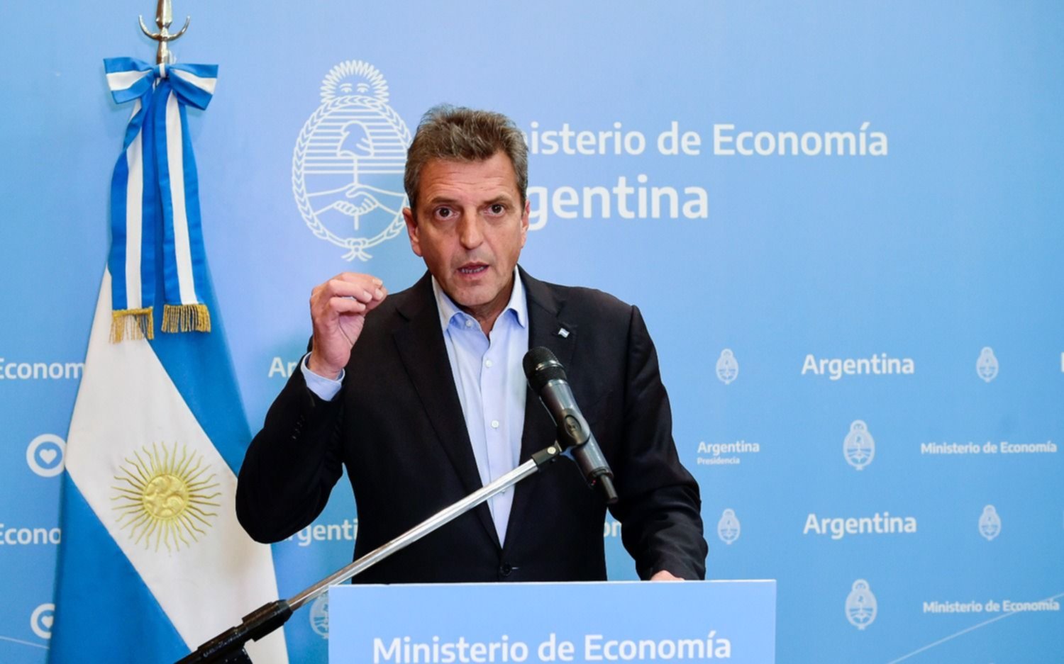 El Gobierno congeló impuestos para acortar el aumento en los combustibles
