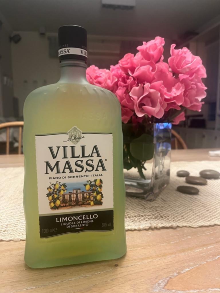 “Villa Massa”, sólo un limoncello que un amigo le trajo de regalo a otro