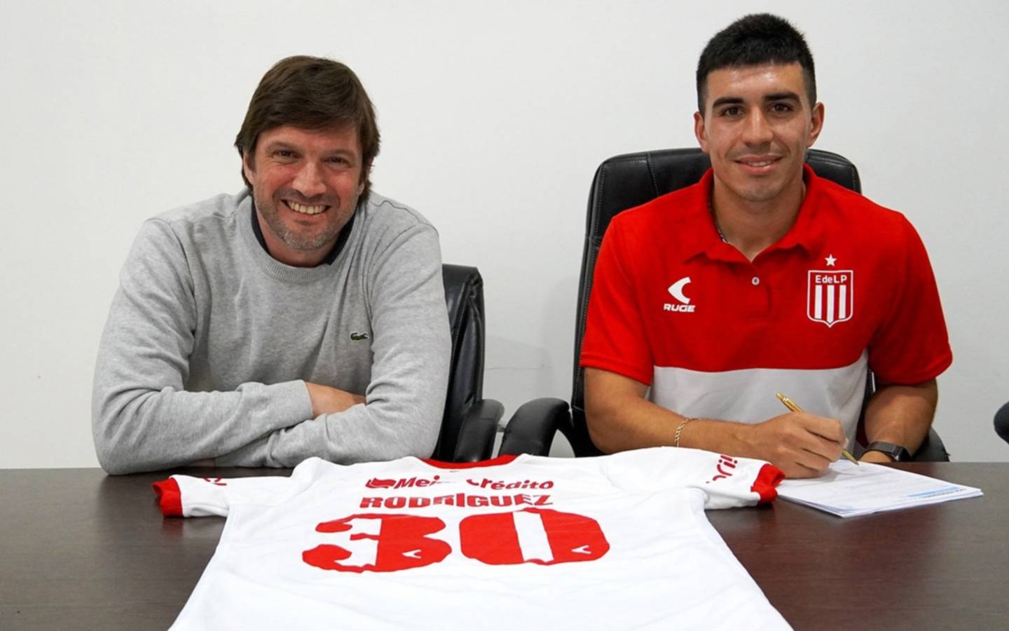 Corcho puso el gancho: Rodríguez extendió su contrato con Estudiantes