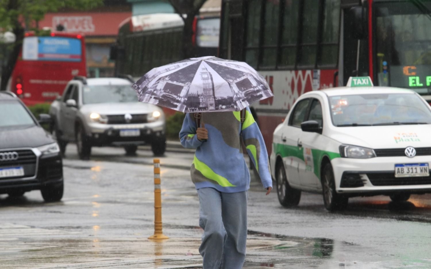 Pronóstico del tiempo para La Plata.- Rige un alerta amarillo por fuertes lluvias: para cuándo se esperan los chaparrones más intensos