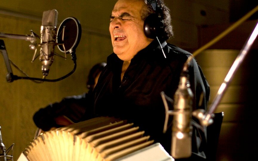 Varela y Ogivieki festejan los 76 años que cumpliría Juárez