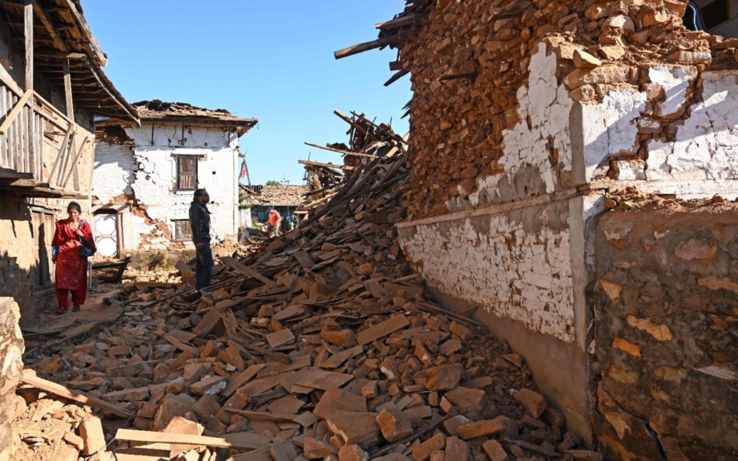 Devastador terremoto en Nepal se cobra la vida de  al menos 130 personas