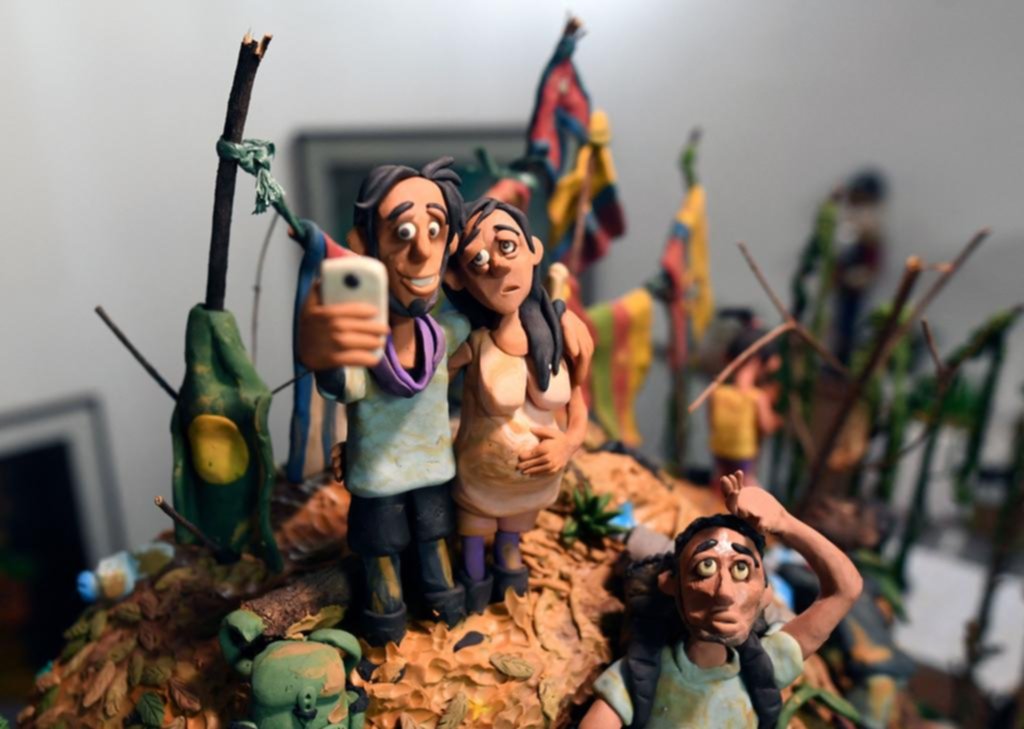 Caminantes de plastilina: moldear el dolor de la migración en América