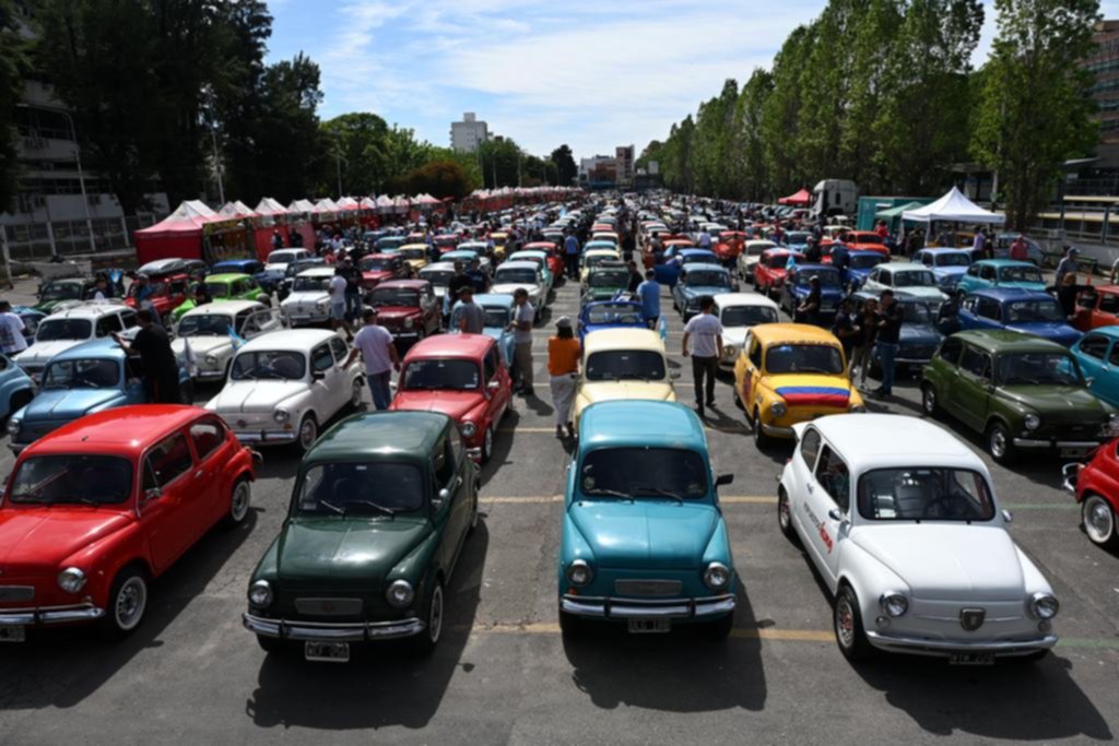 Caravana de “Fititos” en busca de un récord mundial
