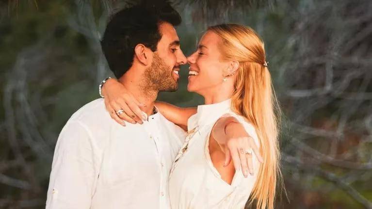 “Inoportuno”: Cubero no suelta a Nicole ni en su boda