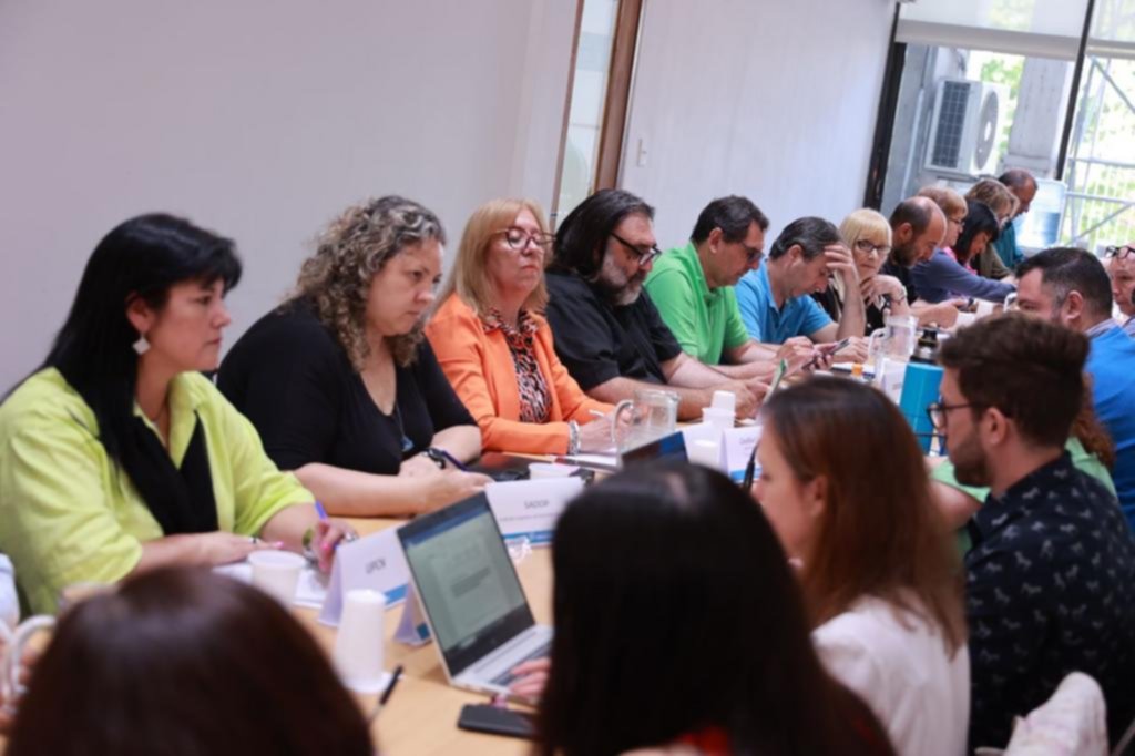 Los motivos del rechazo de los docentes a la oferta salarial de la Provincia: hoy se reúnen con estatales