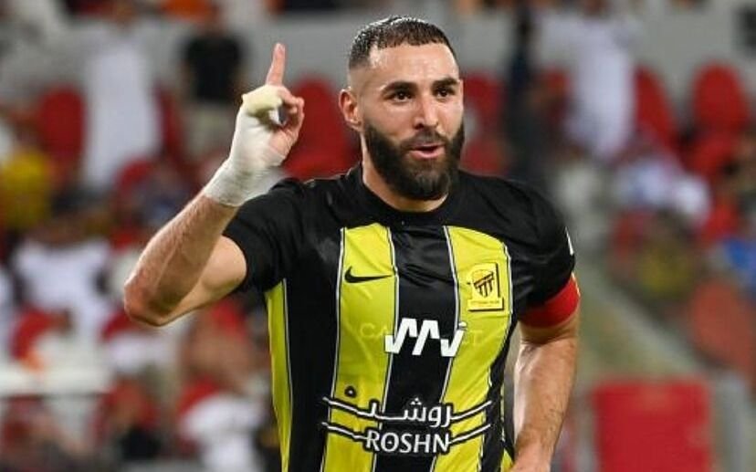 Triplete de Benzema para el triunfo de su equipo en la Liga Arabe