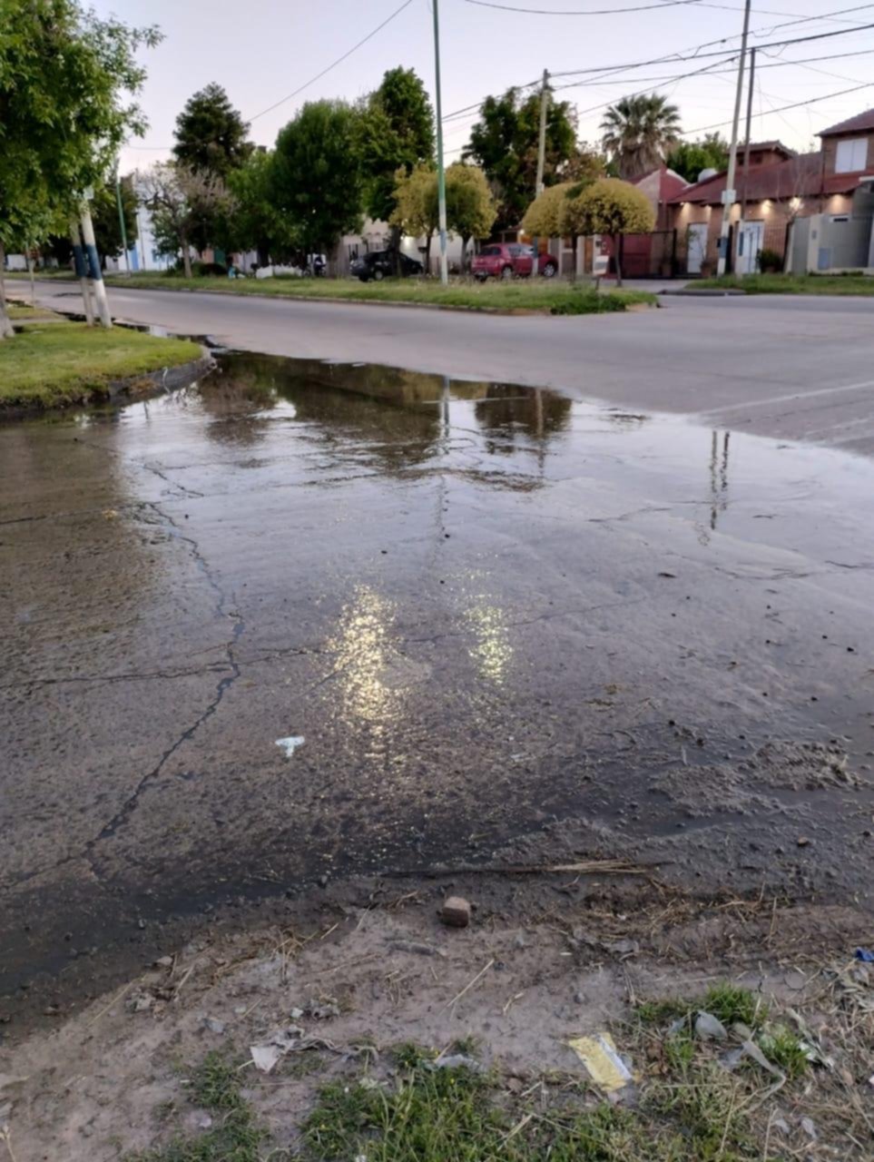 Una laguna a metros de canillas con baja presión