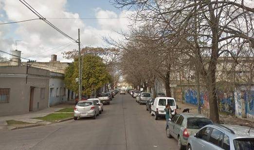 Motochorros armados emboscaron a una mujer
