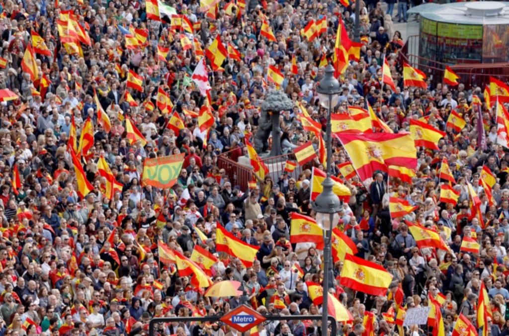 Masiva marcha en España contra la amnistía de los separatistas catalanes