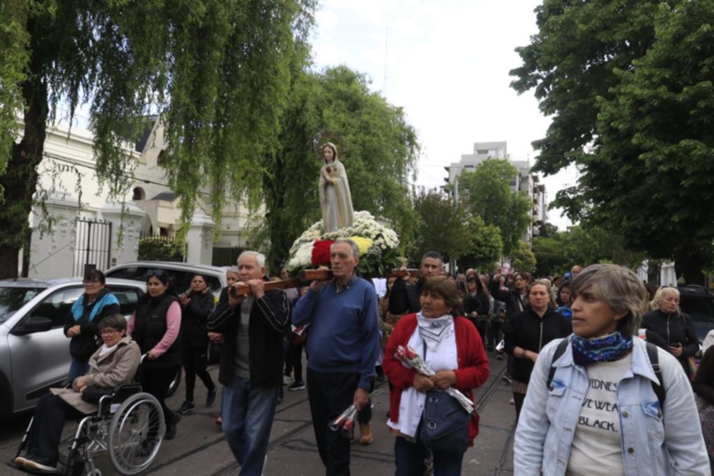 Renovación de Fe con la “Fiesta de las rosas”