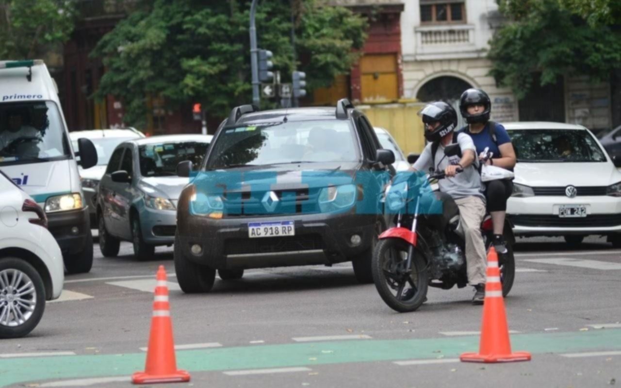 Jueves de caos de tránsito en La Plata: uno por uno, los cortes y desvíos programados