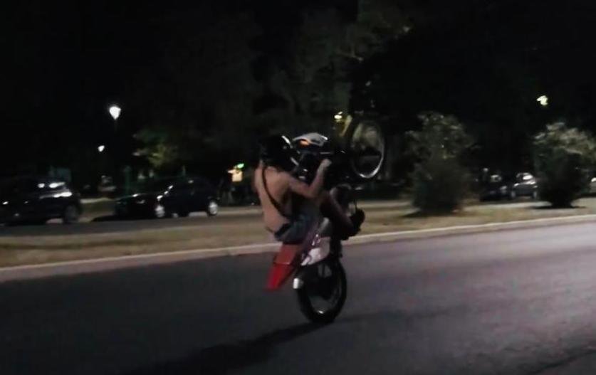 En Villa Elisa los motoqueros no se cansan de aturdir a los vecinos