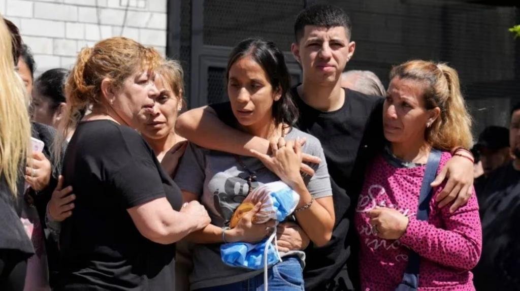 “Lo mataron como a un perro”, sostuvo la esposa del policía ejecutado
