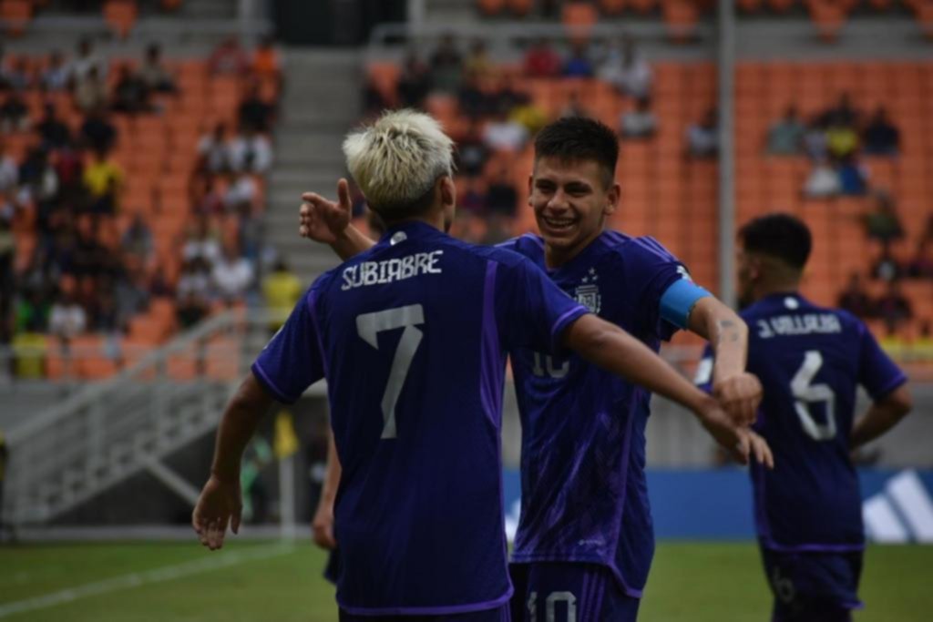 El Sub 17 goleó a Polonia y finalizó primero en su grupo