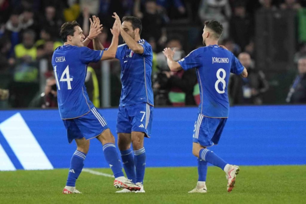 Italia cura viejas heridas con una goleada