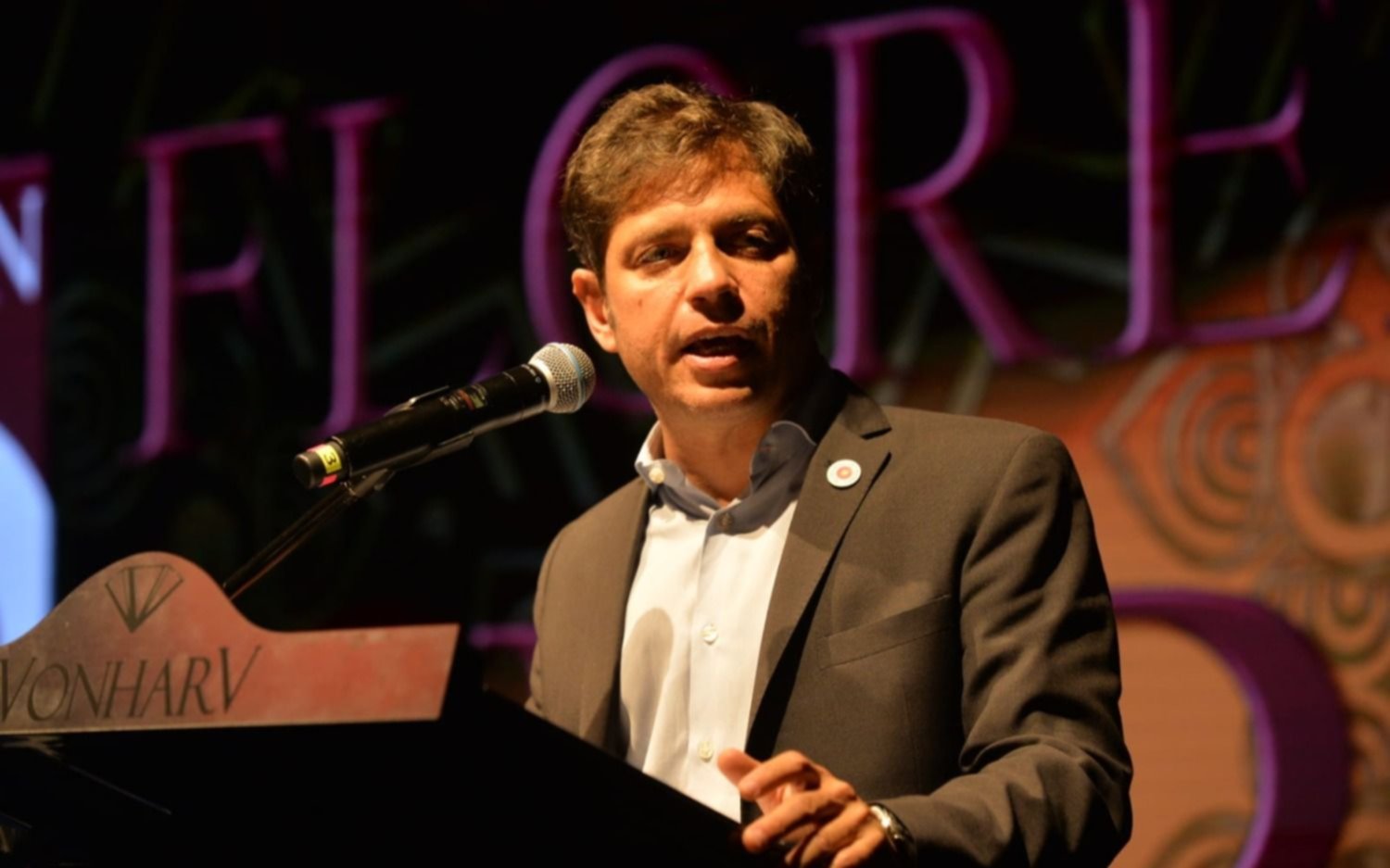 Kicillof: "Nos sentimos hoy vecinos adoptivos de La Plata"