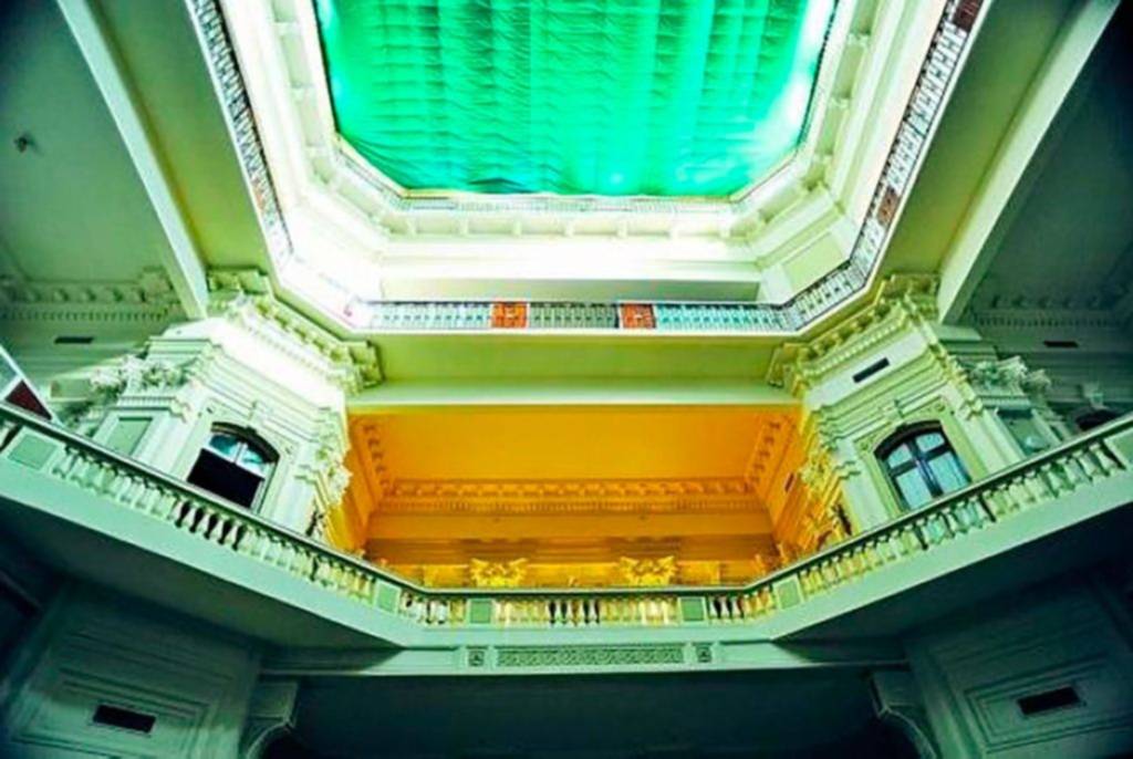 El edificio que pasó de ser Caja de Ahorros a Lotería