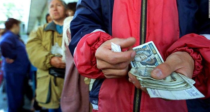 Cuatro casos de naciones con dispar resultado tras aplicar la dolarización