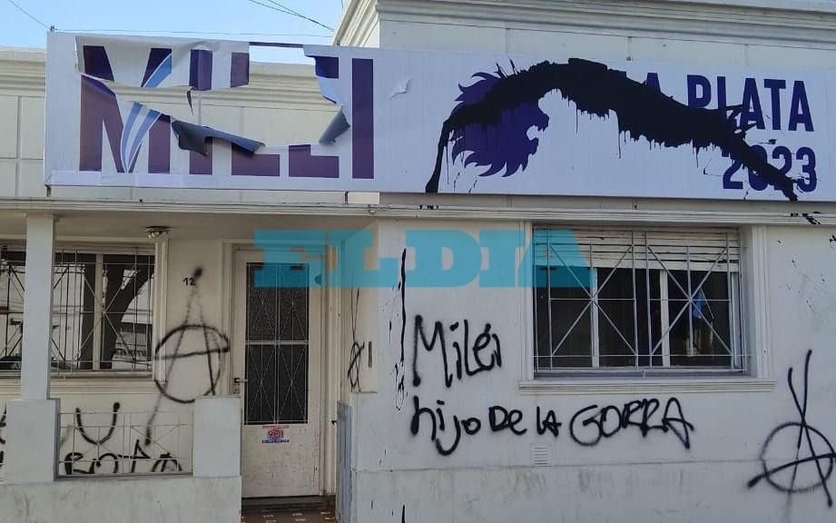 VIDEO. Denuncian vandalización de un local de Javier Milei en La Plata: "Hijo de la gorra"